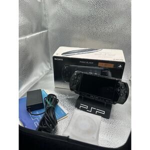 Black psp 2000 w/charger & box